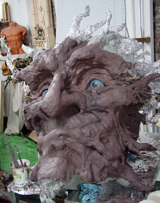 Escultura de papel mache gigante