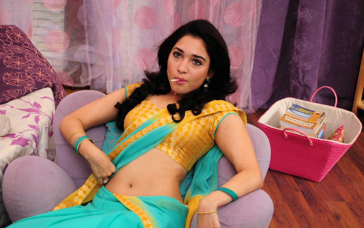 Tamanna Tight Short Blouse In Naval Showing Saree With Lollipop