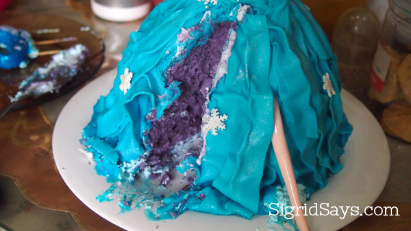 Elsa doll cake, Frozen cake