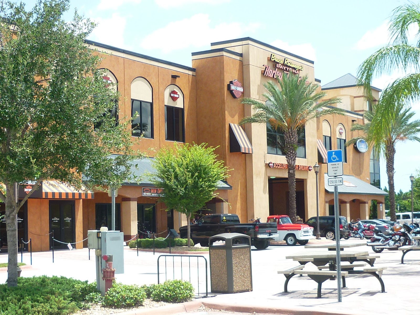 Danny and Dee to the USA!