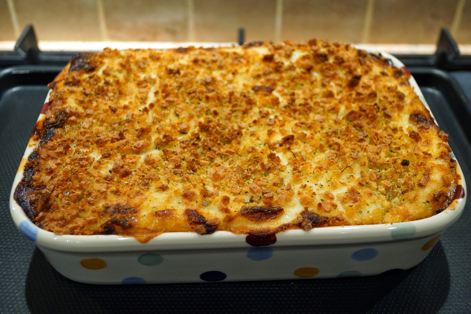 Onions and Paper Crunchy topped lasagne with pesto onion bread