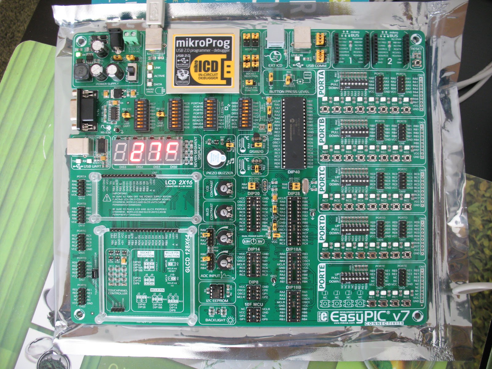 Electronic Experiments: Easypic v7