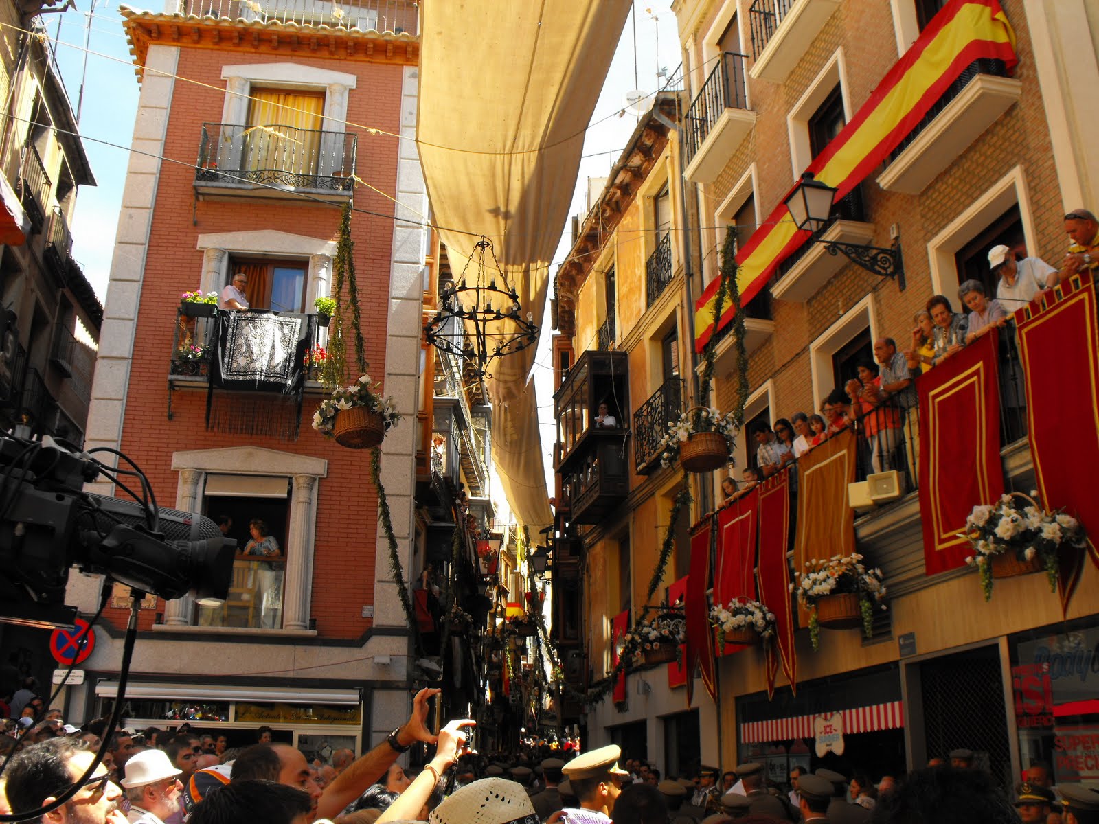 DE TODO UN POCO: EL CORPUS EN TOLEDO