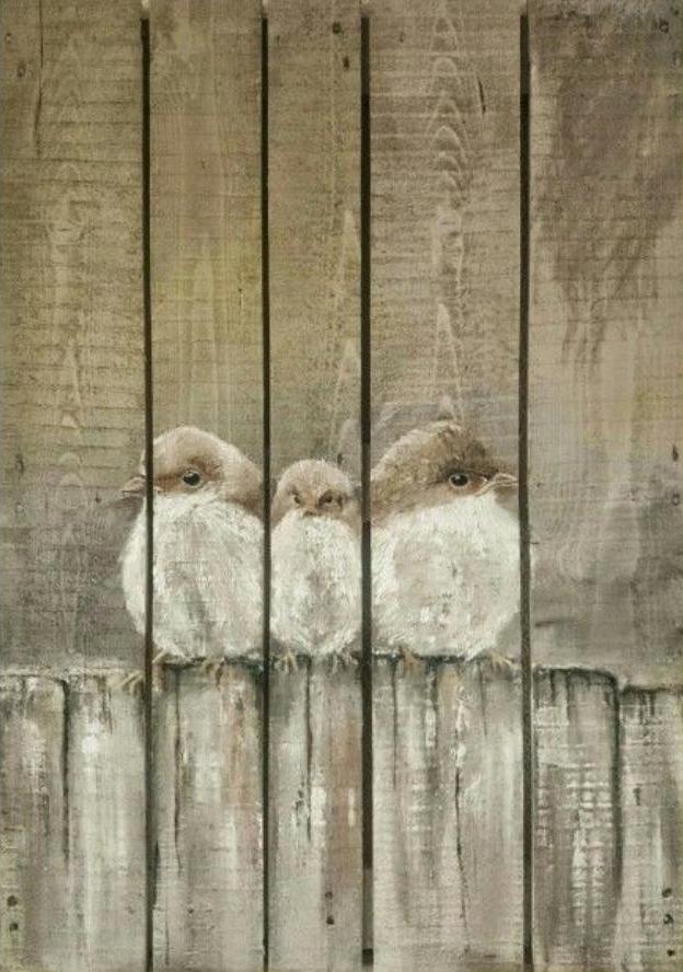 ARTESANÍA EN PAPEL ESTUCADO Y MADERA RECICLADA: AVES PINTADAS EN MADERA.