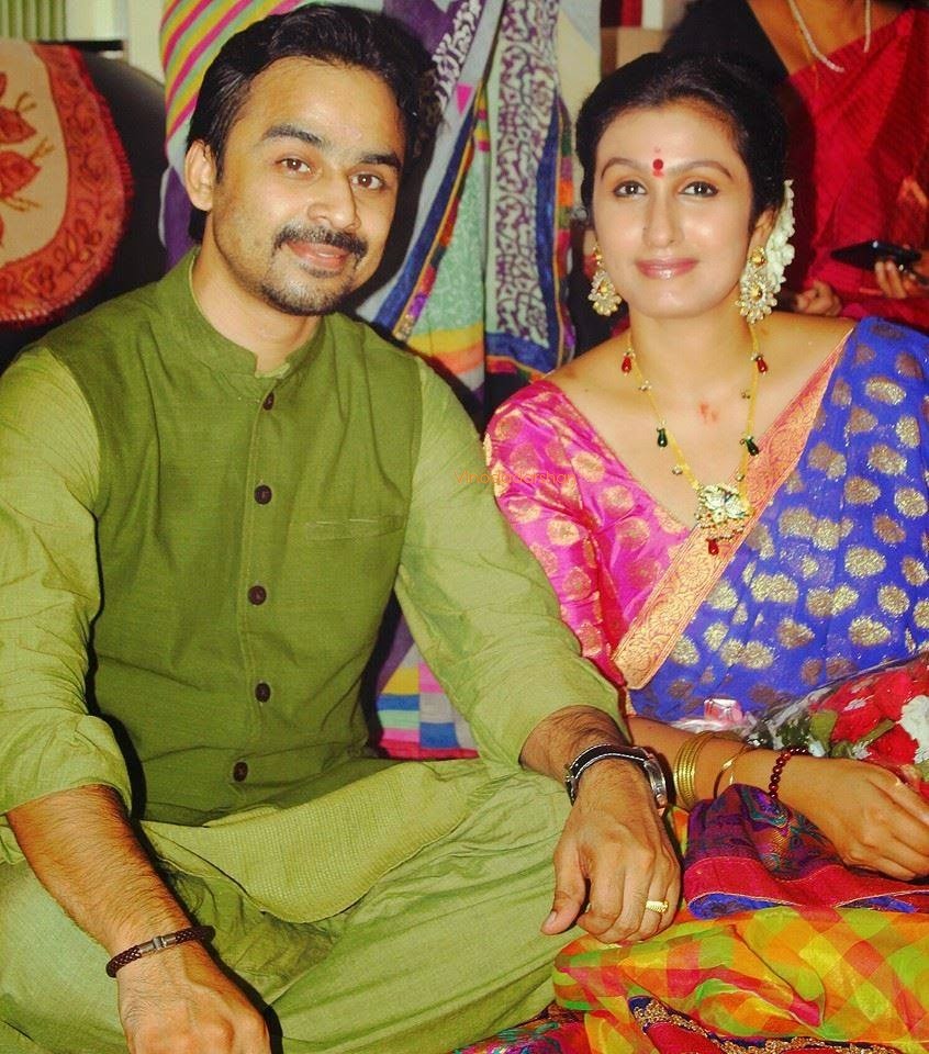 Kavitha Nair with Nandan during her engagement Ceremony. 