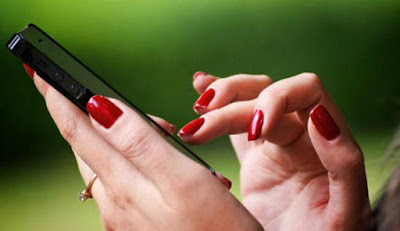 Cara Mencegah Timbulnya Jerawat Yang Disebebakan Oleh Smartphone