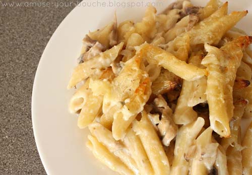 #5. Garlic Mushroom Macaroni & Cheese.  CLICK for More Mac n' Cheese Ideas. (via http://www.amuse-your-bouche.com/garlic-mushroom-macaroni-cheese/)