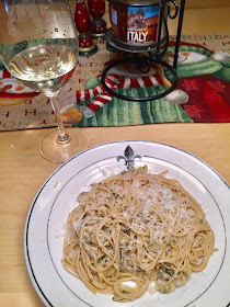 spaghetti with clams wine pairing with prosecco