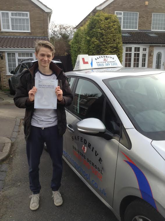 Safedrive Stars Driving lessons Luton, Driving instructor Luton