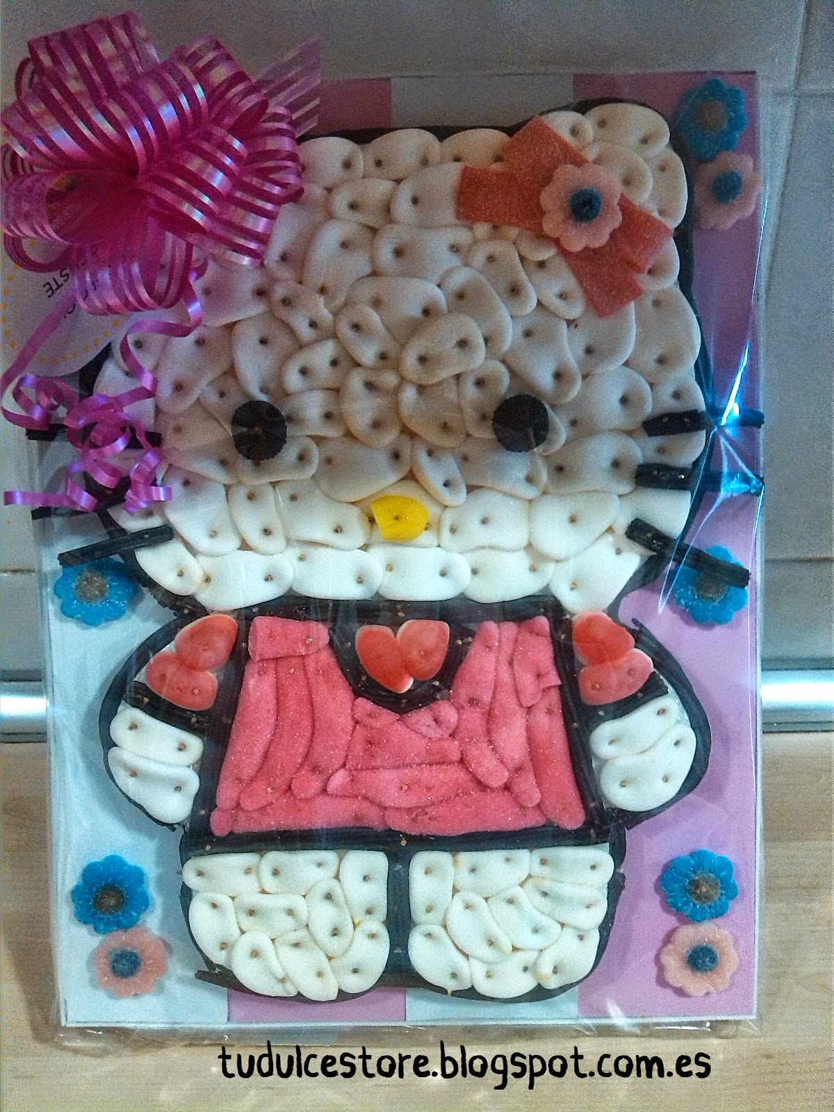 tarta-chuches-hello-kitty