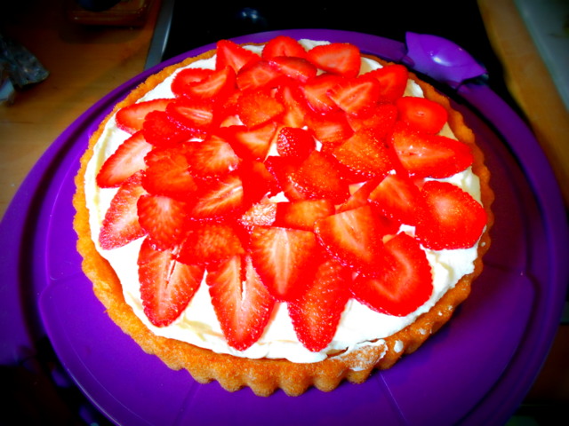 Elli eats!: Der hässlichste Erdbeerkuchen der Welt!