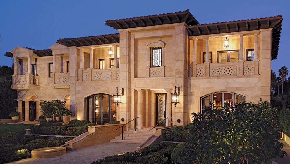 Mary Cummins, investigative reporter, writer, speaker, activist in Los