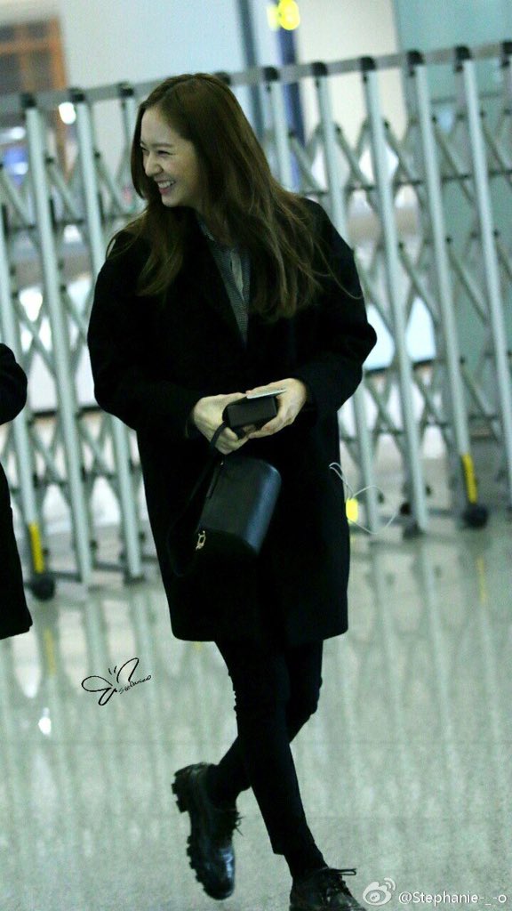 어제 오늘자 f(x) 크리스탈 공항패션 | 인스티즈