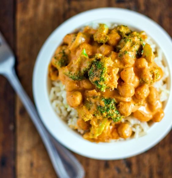 This 5-ingredient coconut curry has broccoli and chickpeas and a creamy coconut curry sauce that comes together super fast. #glutenfree #vegan #vegetarian #healthyrecipe #cleaneating