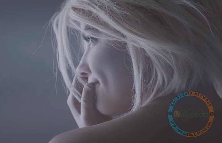 [CHORD] Lirik Lagu Colors - Halsey - Wolupedia NET.