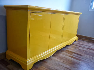 laqueação aparador amarelo P.U laqueação aparador amarelo P.U