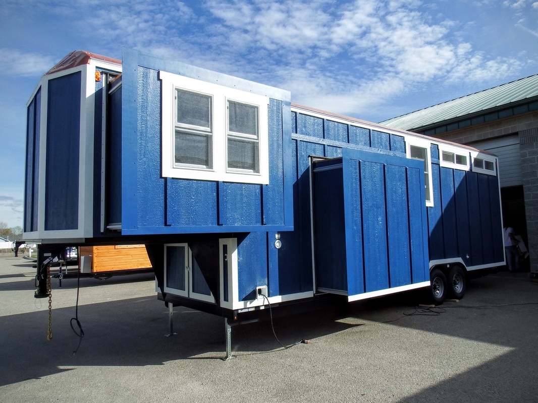 Carpathian Tiny House From Tiny Idahomes [ TINY HOUSE TOWN ]