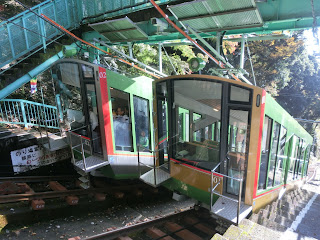 ��R�P�[�u���J�[