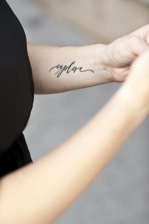 imagens con tatuajes de mujeres , en l imagen una chica tatuada