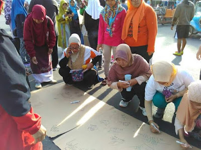 Antusiasme Warga Semarang Sambut Aksi Gerakan Menutup Aurat