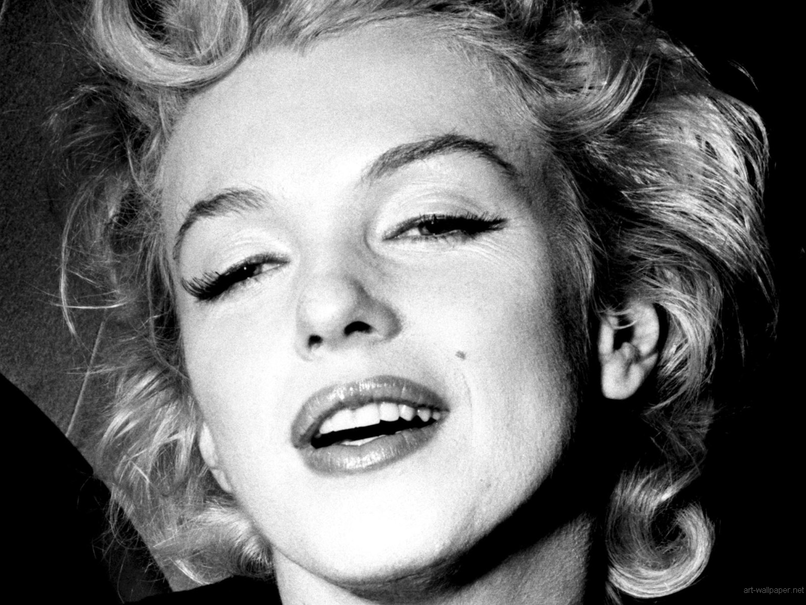 http://3.bp.blogspot.com/-Biv6nvdF2NM/UEsF1xbPL3I/AAAAAAAAKoM/mhRjF1TUweo/s1600/Marilyn-Monroe-wallpaper_038.jpg