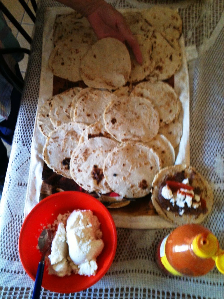 La Pequeña Libreta Negra Mi Madre y sus deliciosas tortillas de maiz