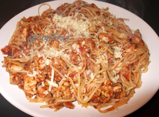 Spaghete cu piept de pui si praz