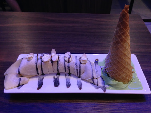 Buntut Gorila dijadiin dessert di Gojira Ice Cream Bar