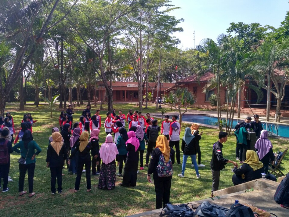 Foto kegiatan outdoor ASES PBI UM Metro