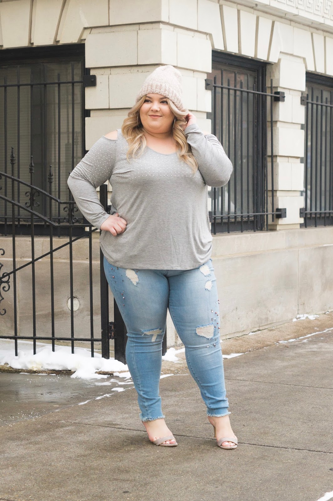 natalie in the city, natalie craig, plus size fashion blogger, Chicago fashion blogger, plus size fashion, affordable plus size clothing, embrace your curves, off your beauty standards. body positive, curves and confidence, rebel wilson x angels, pearl jeans, plus size denim