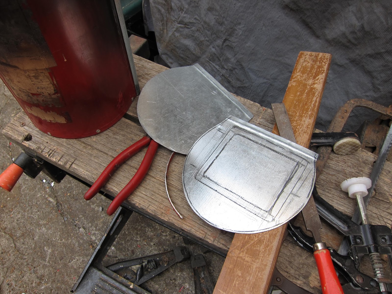 Fire extinguisher wood stove