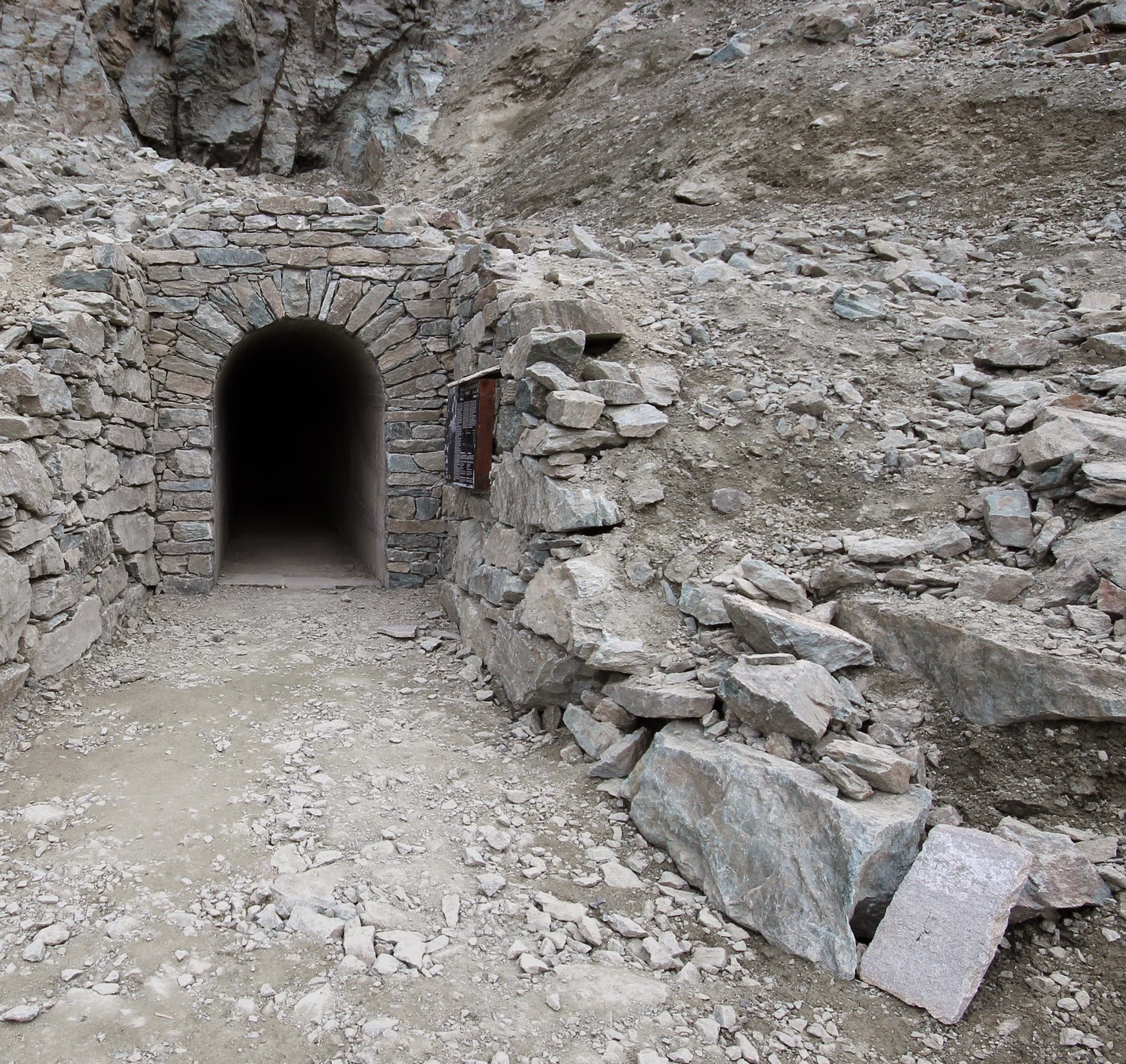Découverte nature en Queyras: Le tunnel de la Traversette, Tour du Mont Viso.