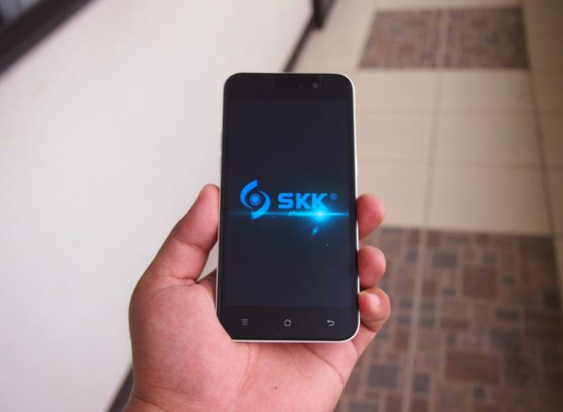 SKK Mobile Marian S1 Review: Celebrity Smartphone