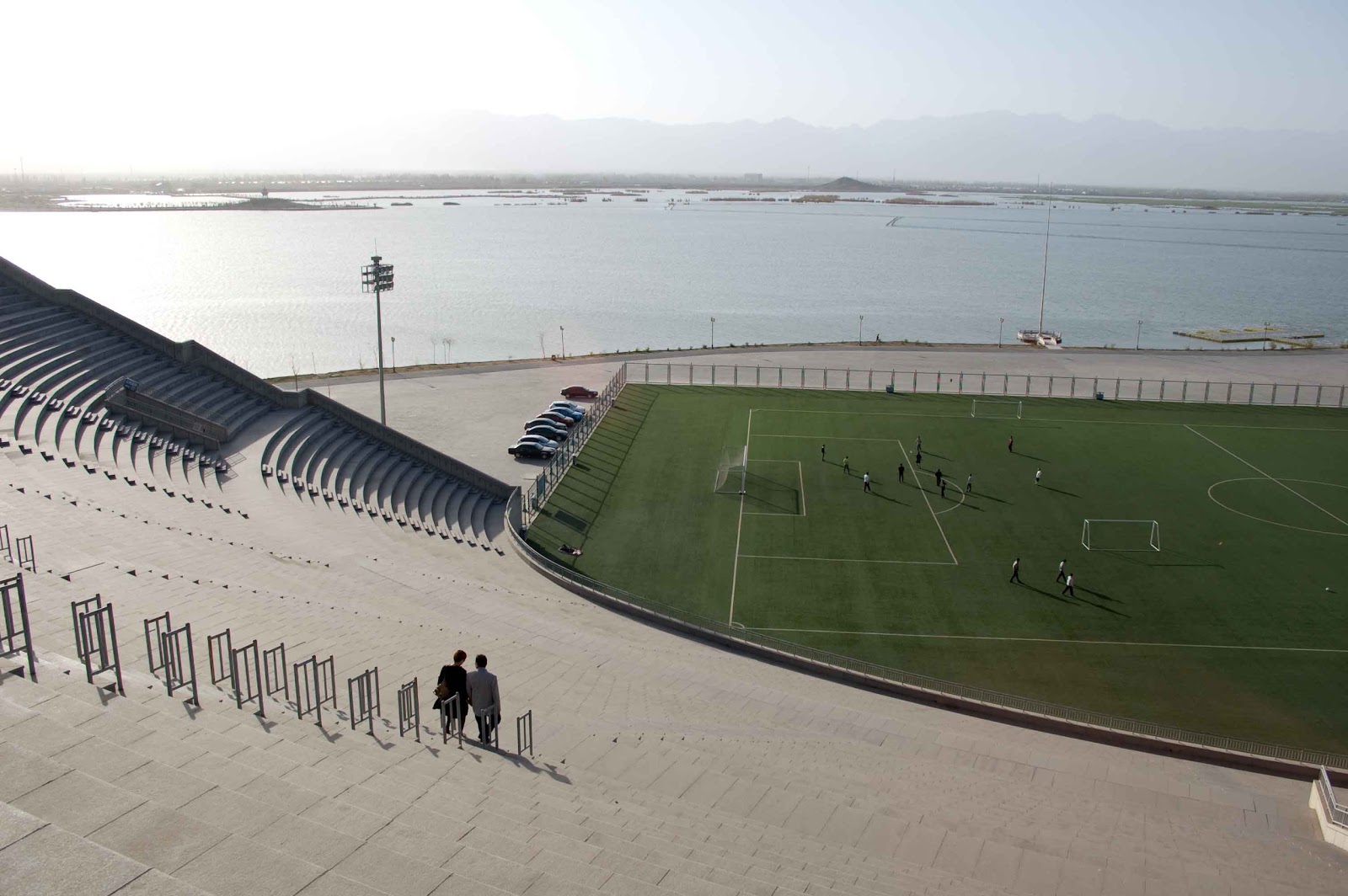 http://3.bp.blogspot.com/-BlexJ55Ecw4/TbnjDbbdJqI/AAAAAAAAA8M/iVFZPruqxGE/s1600/Yinchuang_lake+stadium.jpg