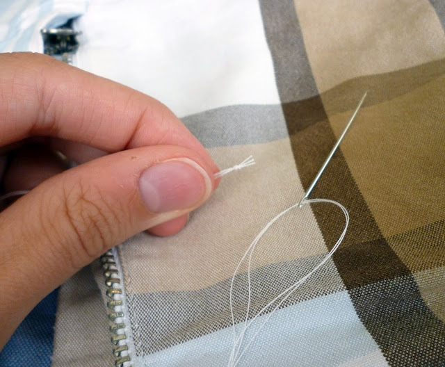 Feathers Flights // Sewing Blog: How To Sew On A Button