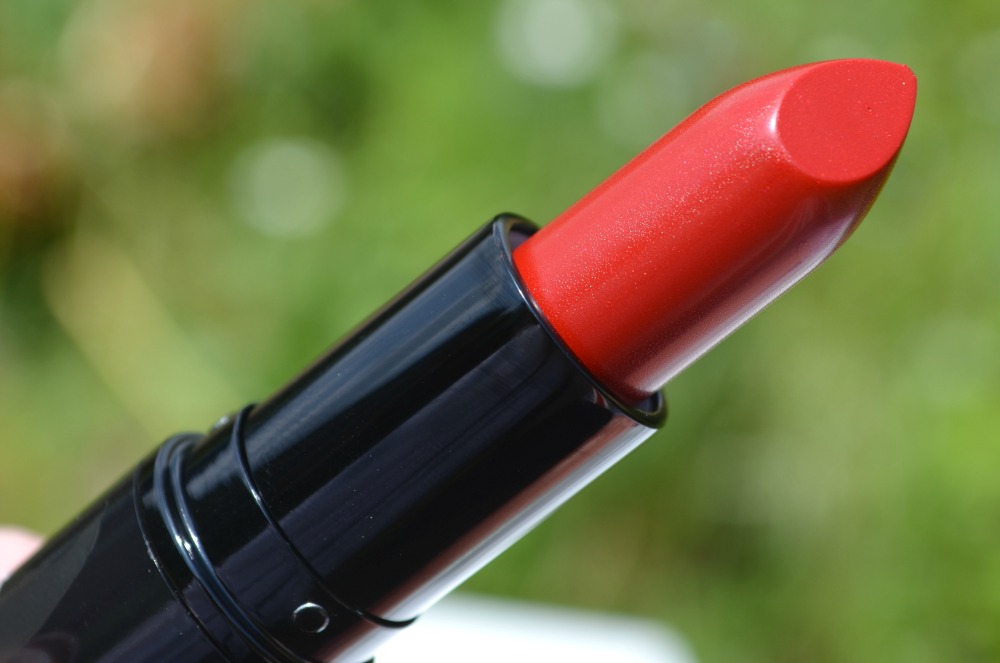 MAC Maleficent True Love's Kiss Lipstick and Natural Beauty Powder Review / Swatches