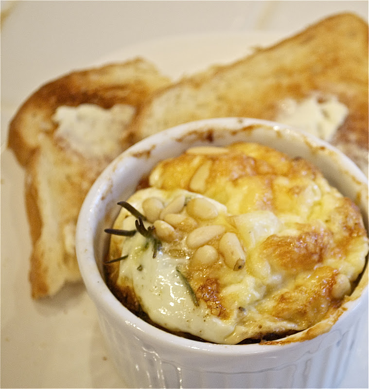 With cream & sugar...: Oeufs en cocotte