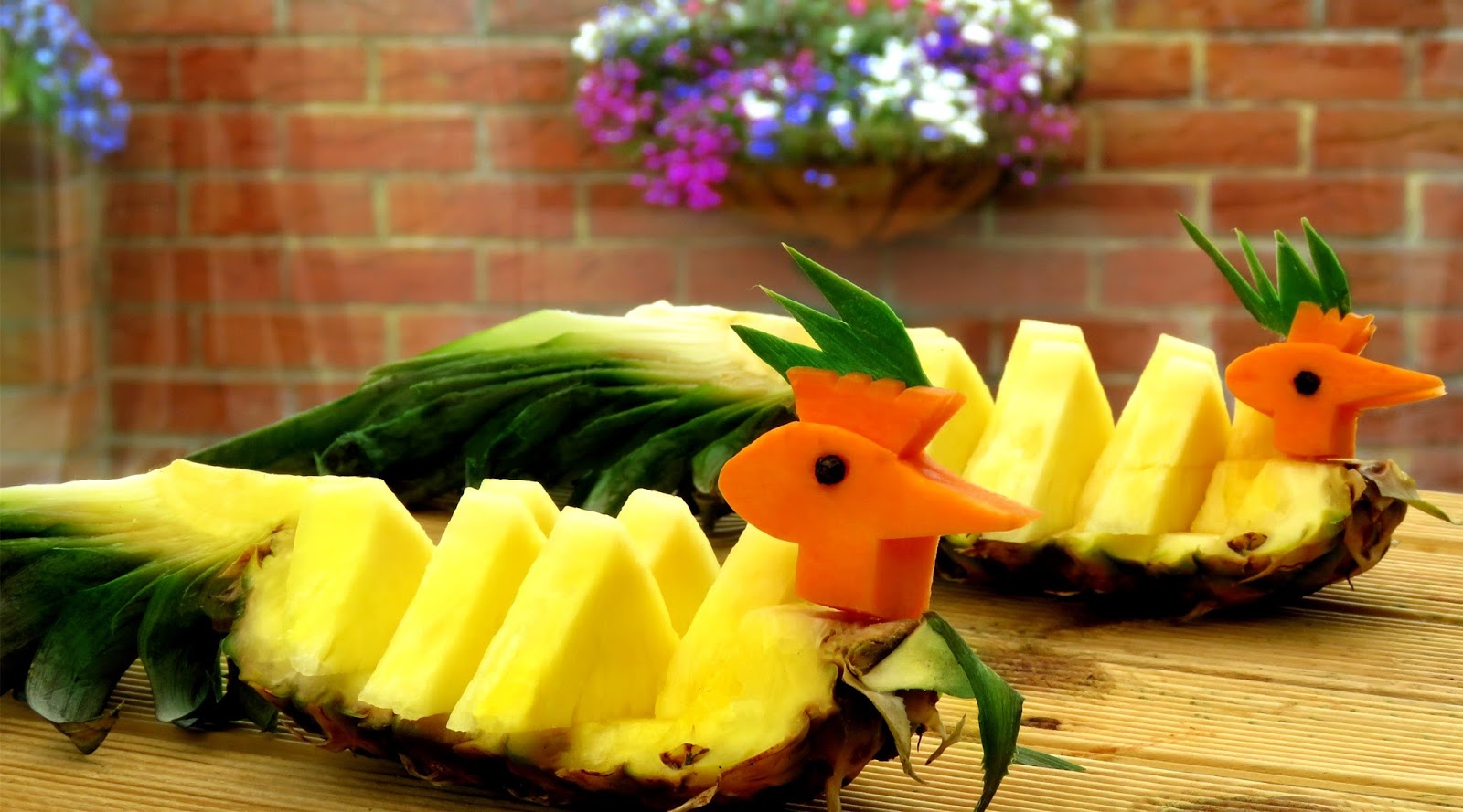 ItalyPaul Art In Fruit & Vegetable Carving Lessons Art In Pineapple Peacock Pineapple Art