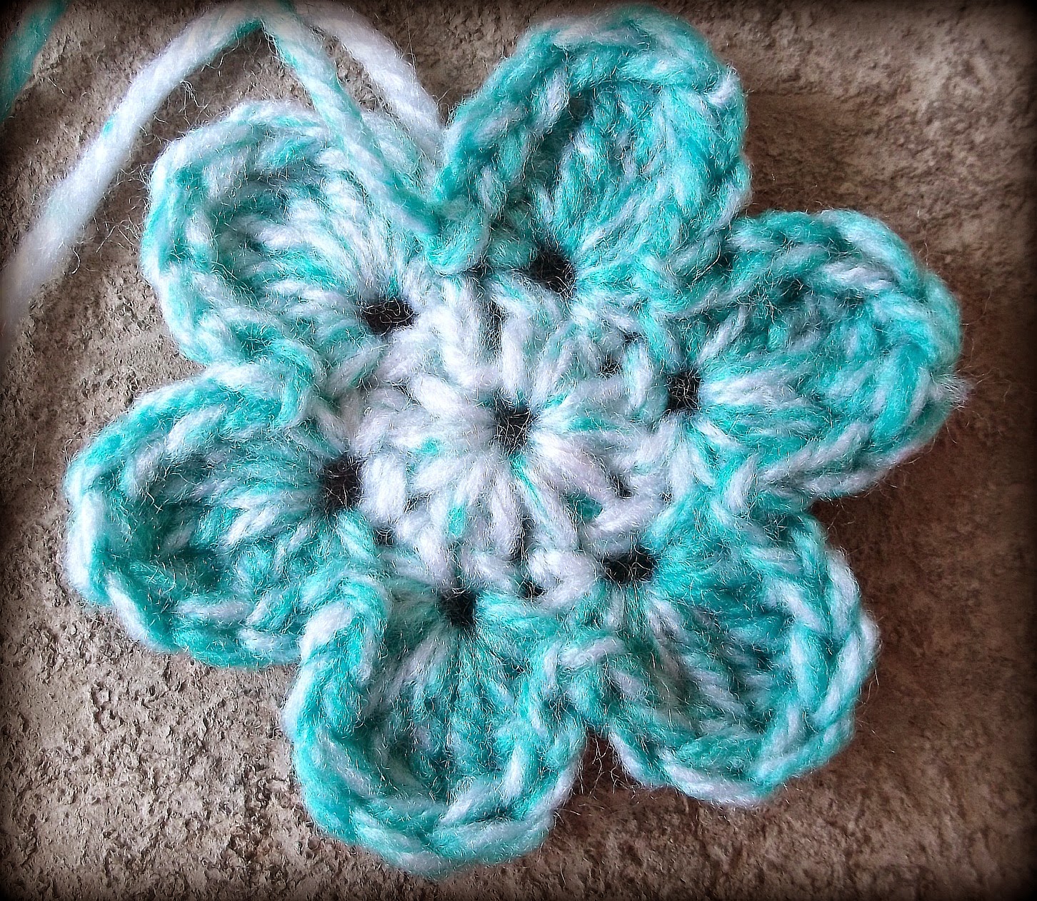 zooty-owl-s-crafty-blog-easy-six-petal-flower-pattern