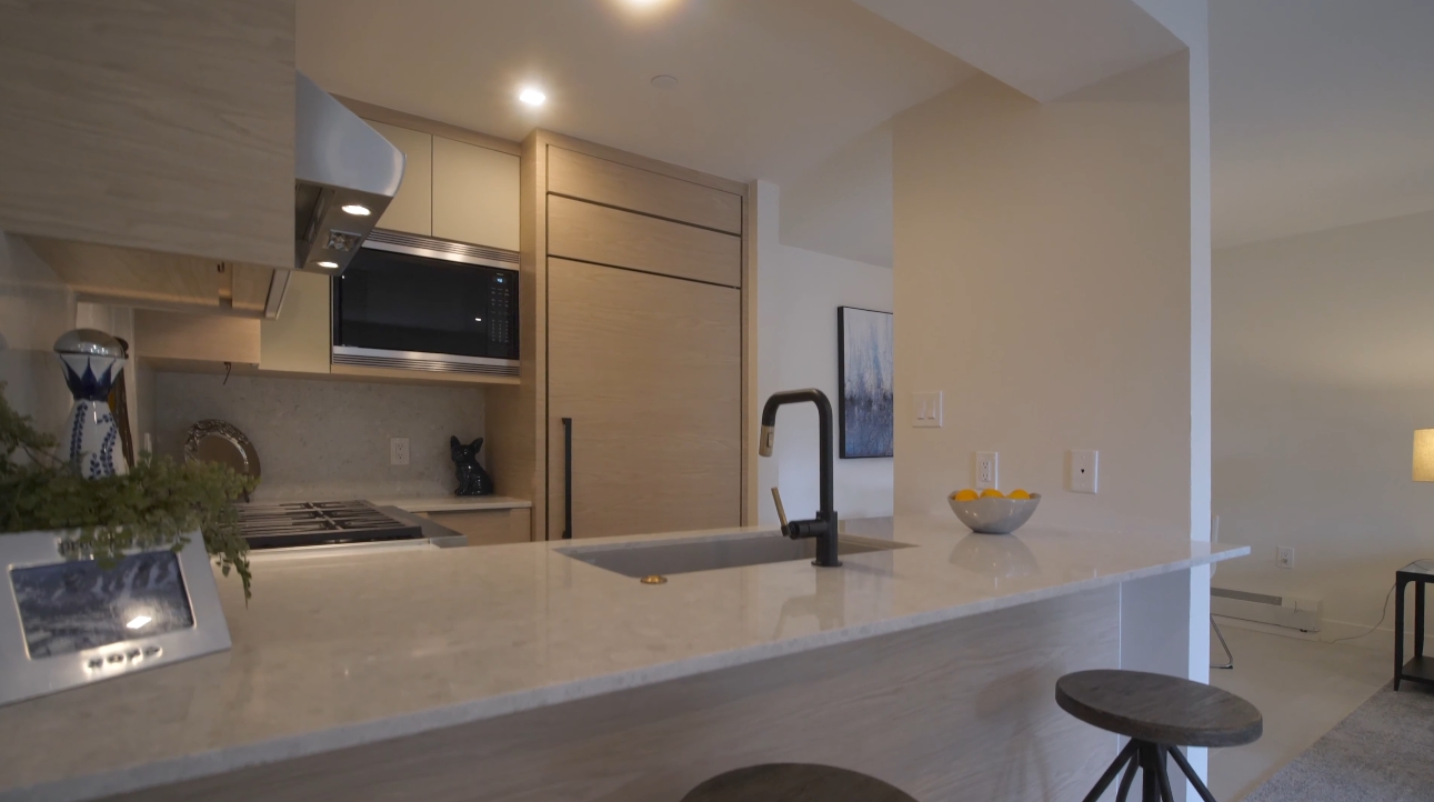 Condo Interior Design Tour vs. 384 W Gore Creek Drive #6 | Vail Village, CO | Listed by Malia Cox Nobrega