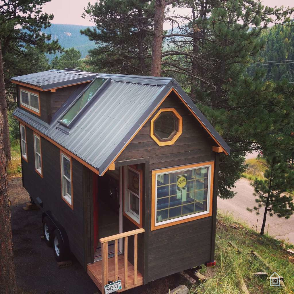 The MicroMansion (200 Sq Ft) [ TINY HOUSE TOWN ]
