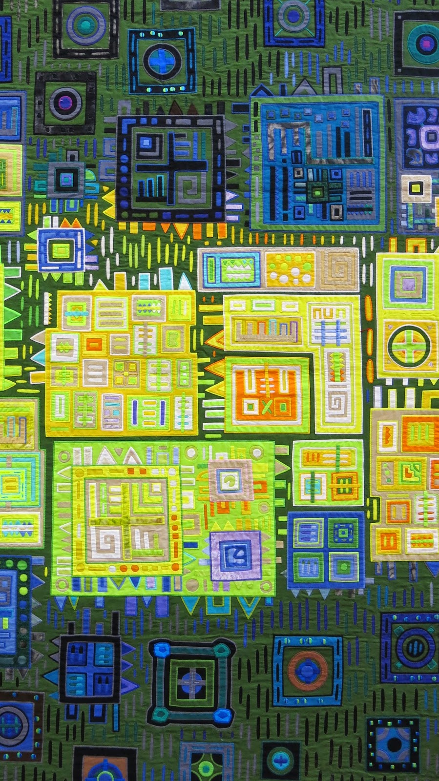 Quilt exhibition in Nantes - Fumiko Nakayama's Mola quilts Quilt exhibition in Nantes - Fumiko Nakayama's Mola quilts