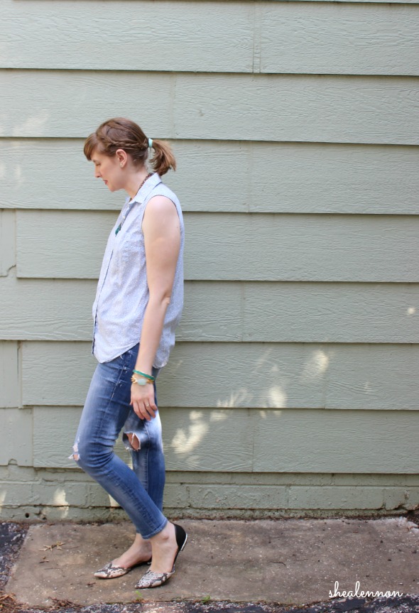 casual weekend look with pastel shirt | www.shealennon.com