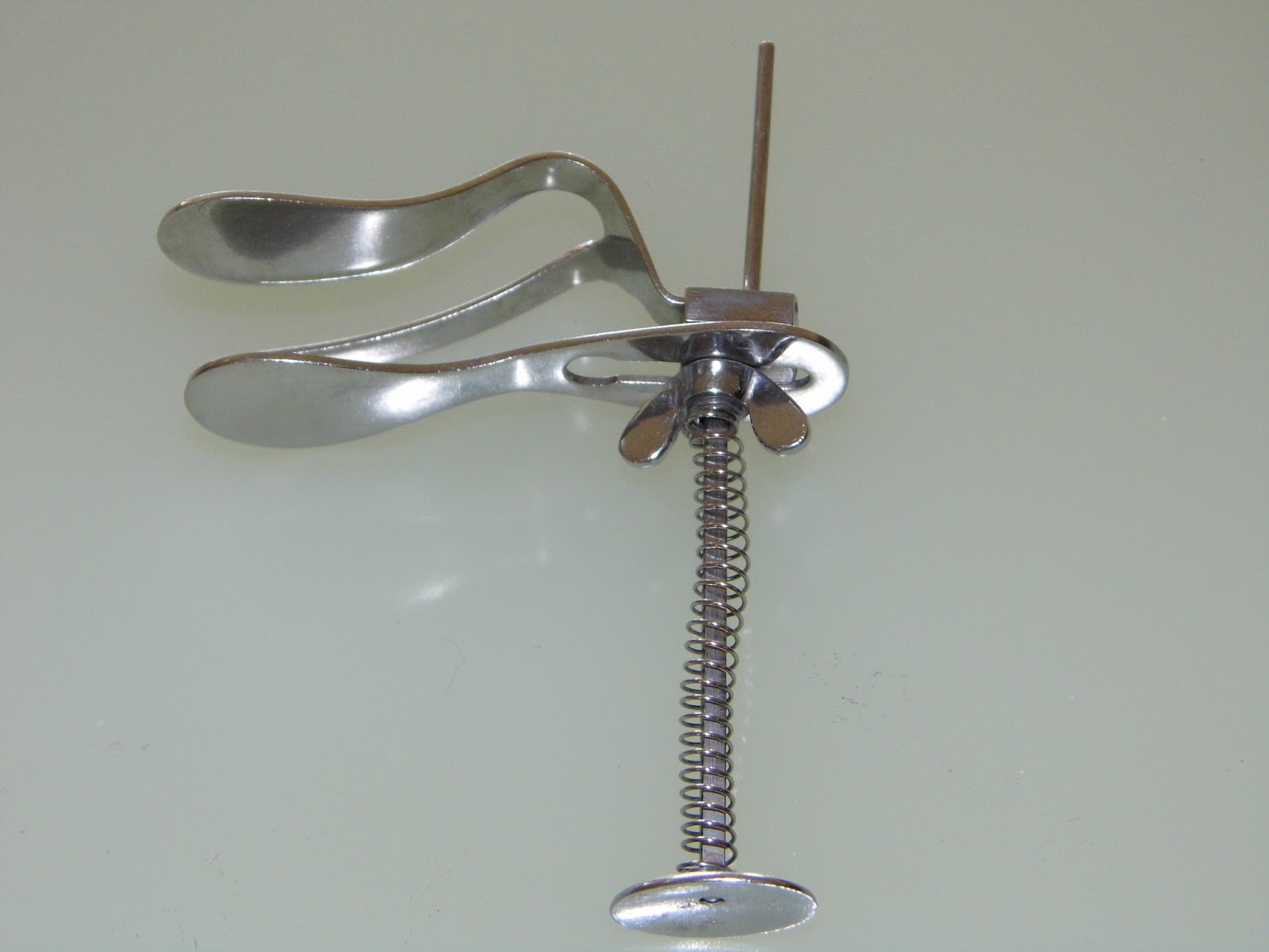 Konsultasi Gratis Dokter Gigi TONGUE HOLDER