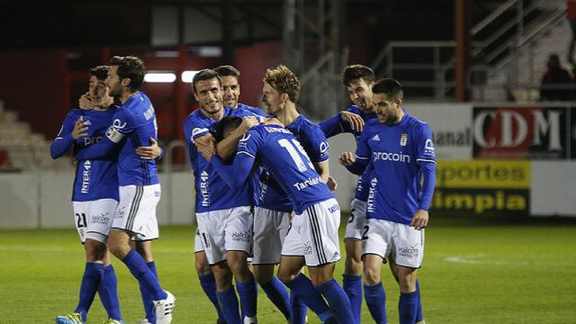 El Córdoba gana holgadamente al Oviedo (4-2)