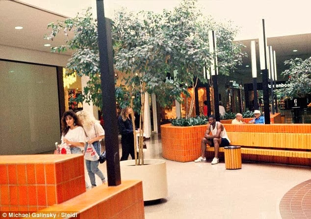 Incredible Photos of America's Malls in the 1980s