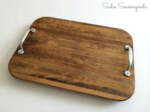 4. Papan talenan jadi nampan saji. 4. Papan talenan jadi nampan saji.
