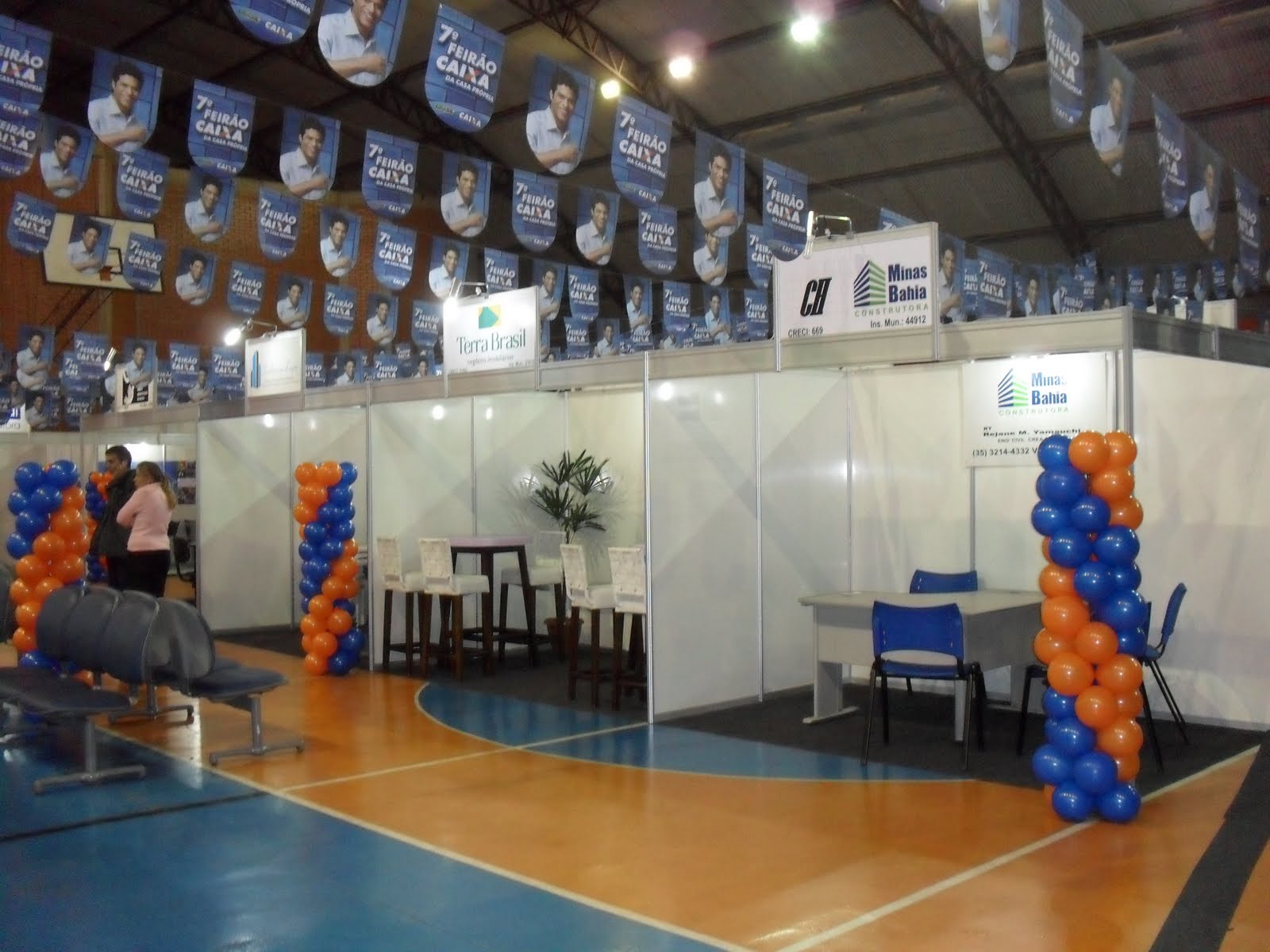 Versátil Estandes (stands) Junho 2011