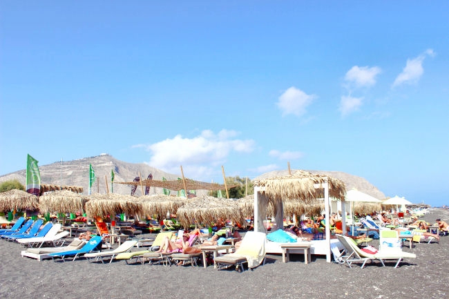 Chilli beach bar in Santorini