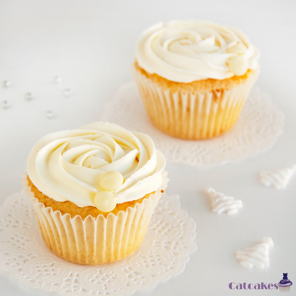 Cupcakes de chocolate blanco Catcakes Repostería Creativa